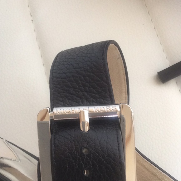 EUC Michael Kors 8M Black Leather Upper Shoes Heels - Picture 14 of 16